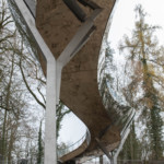 Vu du dessous de la passerelle du Mudam